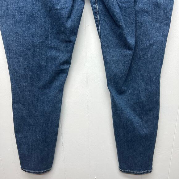 Levi's Strauss Signature Totally Shaping Pull On Skinny Womens Jeans Size Medium - Picture 7 of 11